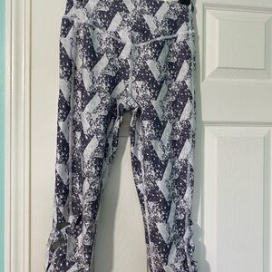 GAP Black and White Leggings with Floral Design